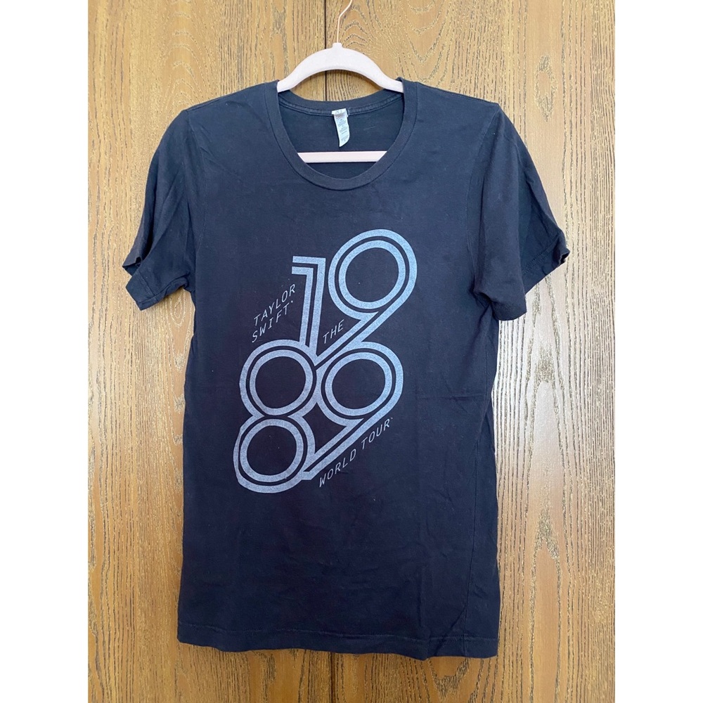 Taylor Swift Gray 1989 World Tour Shirt